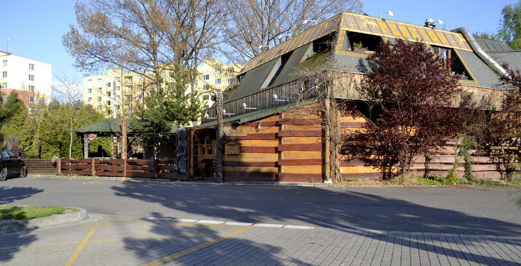 Restaurant A Penzion Steak Station Pardubice Exterior photo